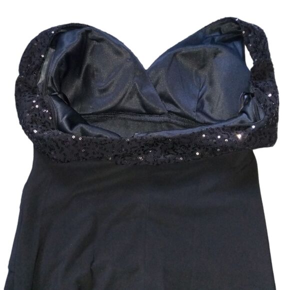 WOMEN'S BLACK COCKTAIL V-NECK DRESS WITH SEQUIN DETAILS SIZE 9/10 JUNIORS - Picture 9 of 12